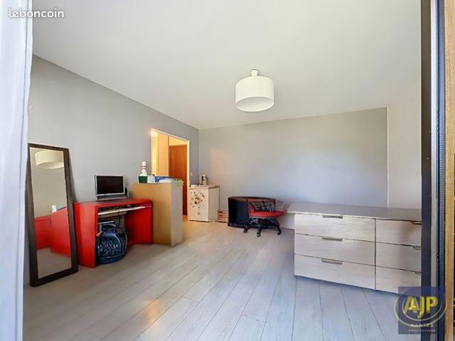 Studio 1 pièce 26 m²
