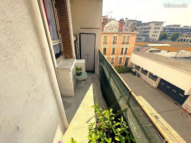 Studio 1 pièce 26 m²