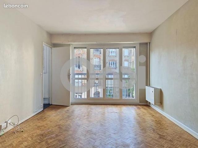 Studio 1 pièce 26 m²