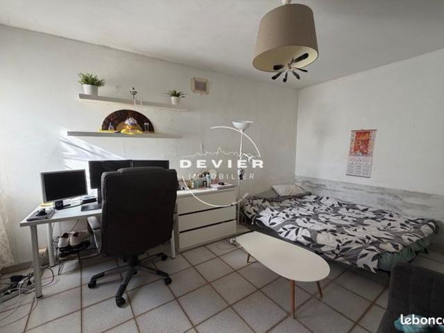 Studio 1 pièce 26 m²
