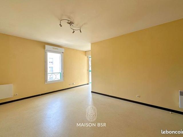 Studio 1 pièce 26 m²