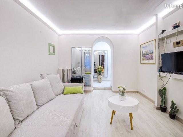 Studio 1 pièce 26 m²