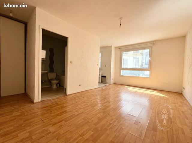 Studio 1 pièce 26 m²