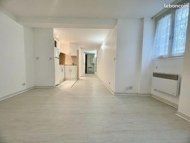 Studio 1 pièce 28 m²