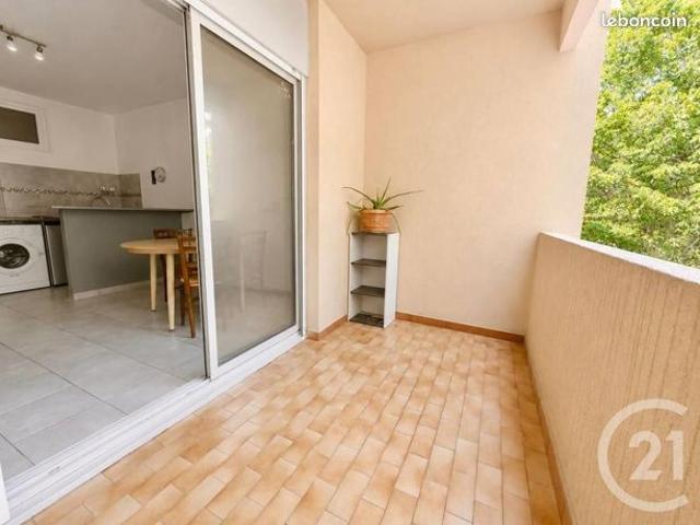 Studio 1 pièce 28 m²