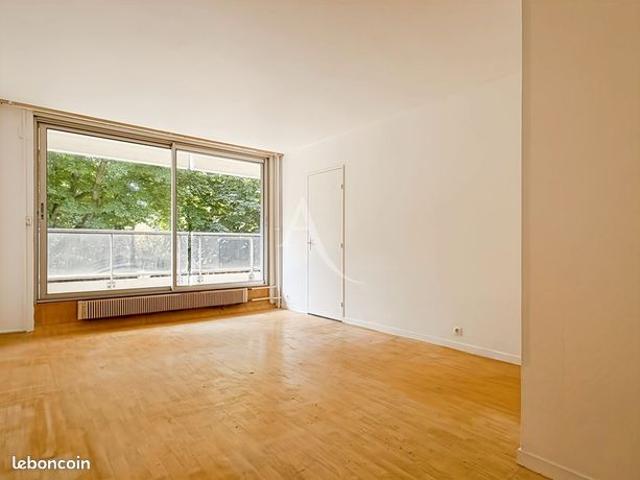 Studio 1 pièce 28 m²