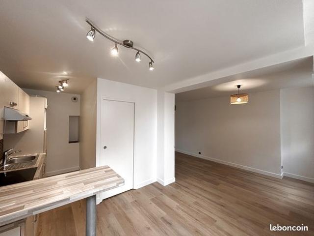 Studio 1 pièce 28 m²