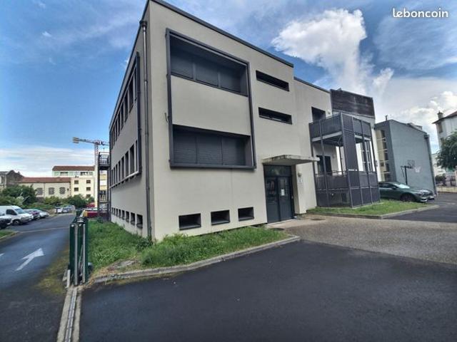 Studio 1 pièce 28 m²