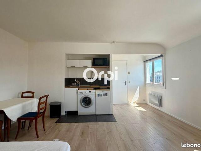 Studio 1 pièce 28 m²