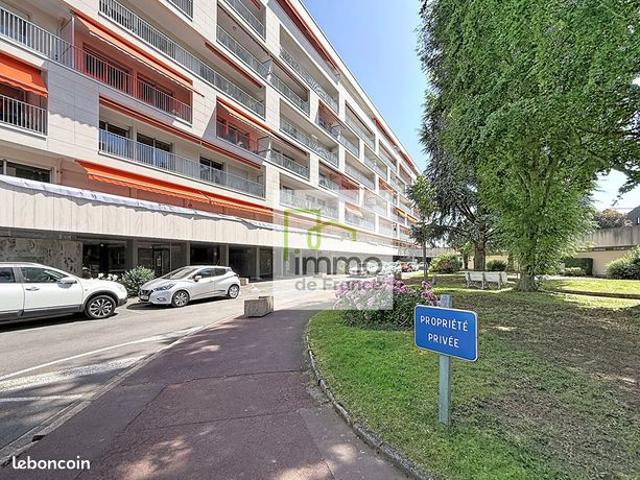 Studio 1 pièce 28 m²