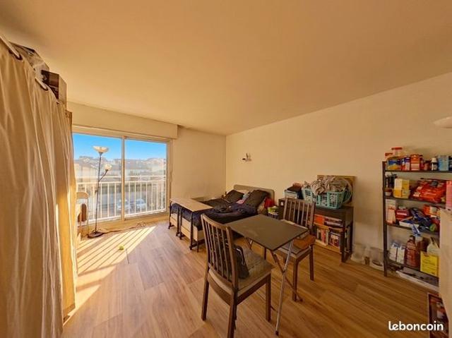 Studio 1 pièce 28 m²