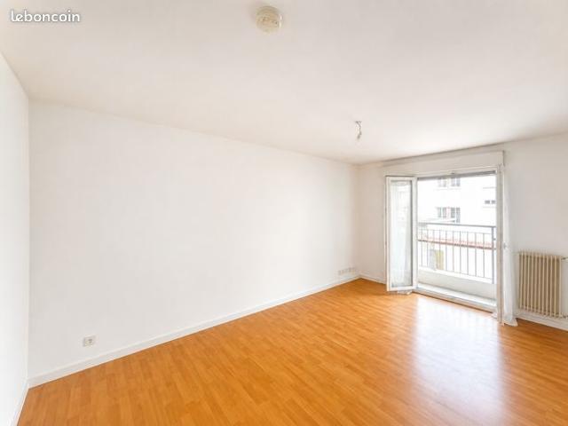 Studio 1 pièce 28 m²