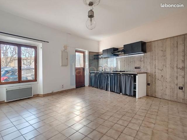 Studio 1 pièce 28 m²