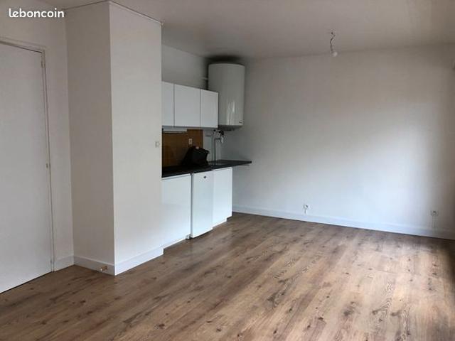 Studio 1 pièce 28 m²