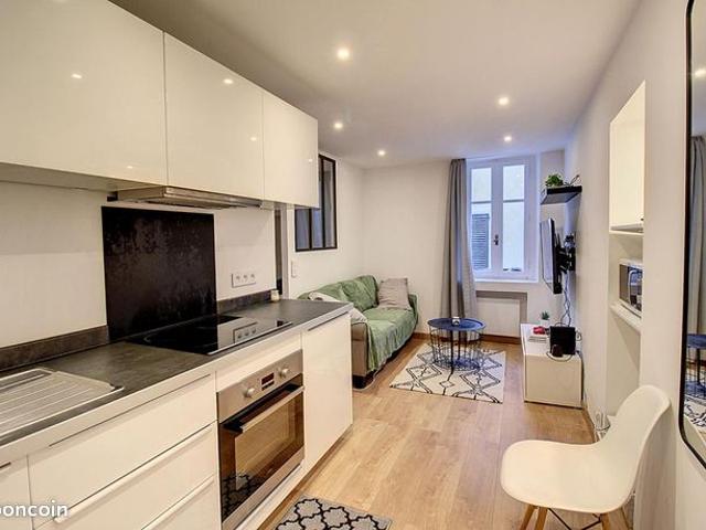 Studio 1 pièce 28 m²