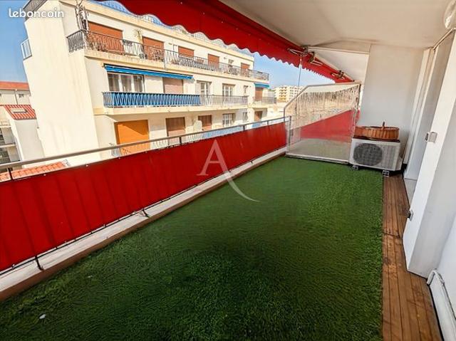 Studio 1 pièce 28 m²