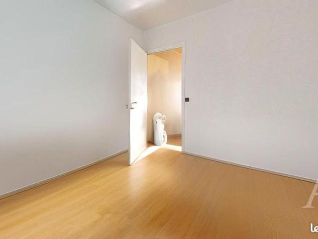 Studio 1 pièce 28 m²