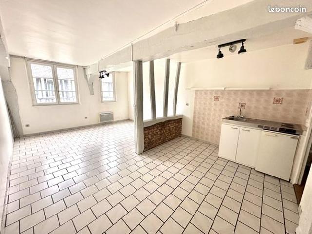Studio 1 pièce 28 m²