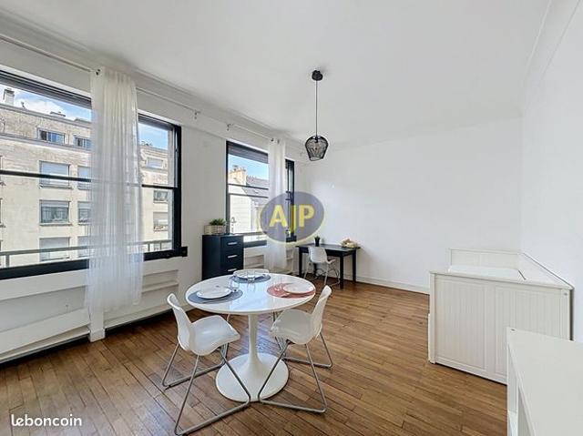 Studio 1 pièce 28 m²