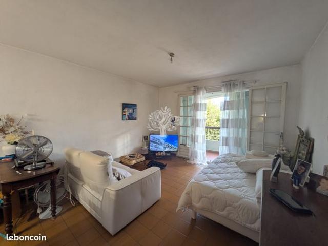 Studio 1 pièce 28 m²