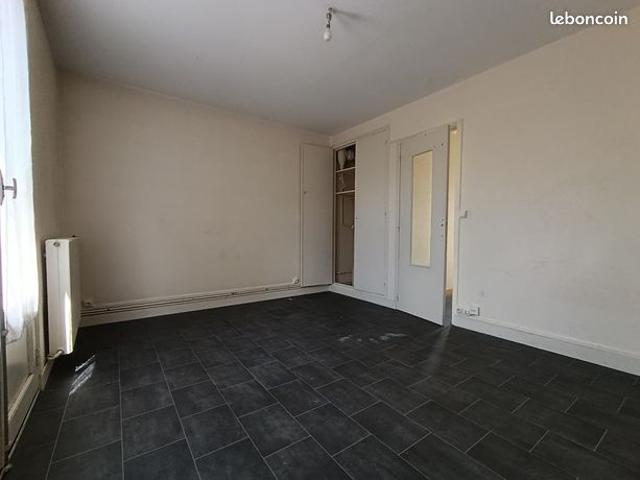 Studio 1 pièce 28 m²