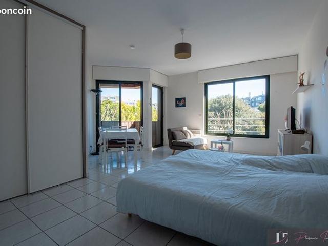 Studio 1 pièce 28 m²