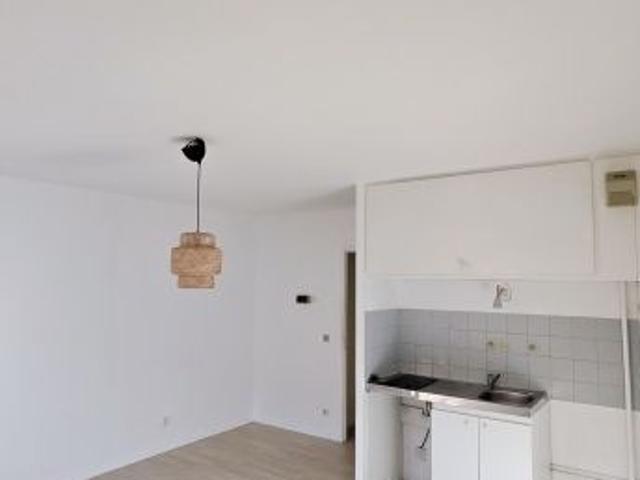 Studio 1 pièce 28 m²