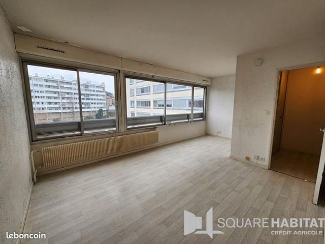 Studio 1 pièce 28 m²