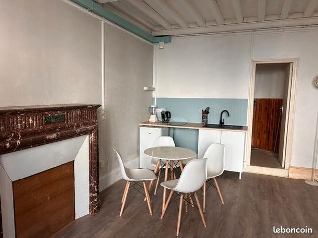 Studio 1 pièce 28 m²