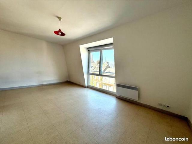 Studio 1 pièce 28 m²