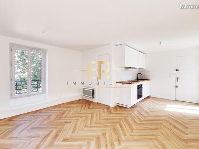 Studio 1 pièce 28 m²