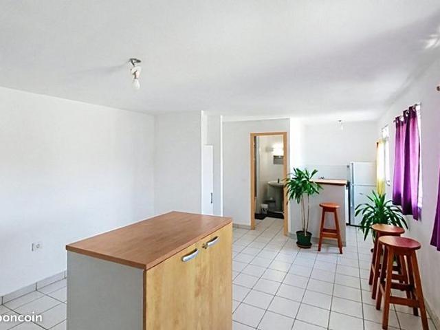 Studio 1 pièce 28 m²