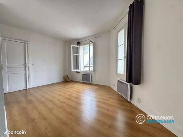 Studio 1 pièce 28 m²