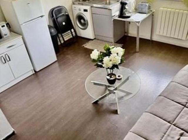 Studio 1 pièce 28 m²