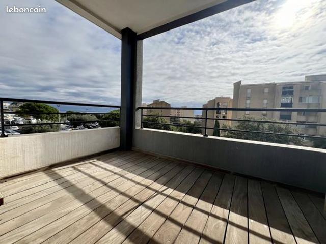 Studio 1 pièce 28 m²