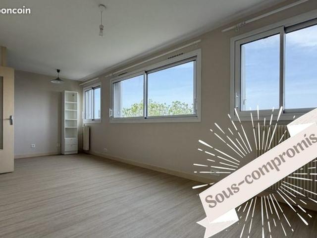 Studio 1 pièce 28 m²