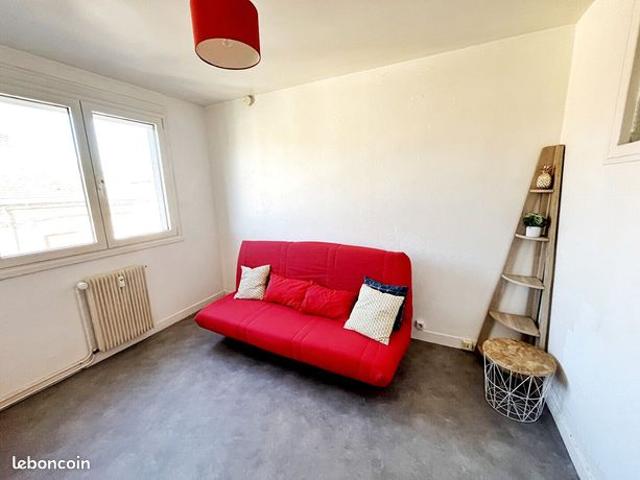 Studio 1 pièce 28 m²