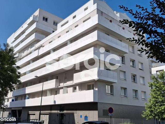 Studio 1 pièce 28 m²