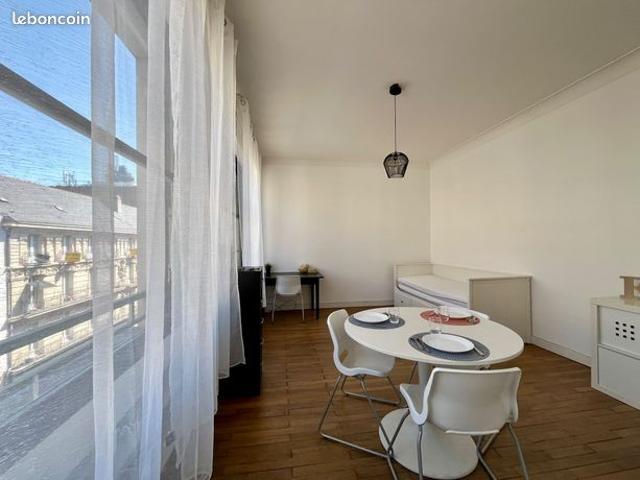 Studio 1 pièce 28 m²