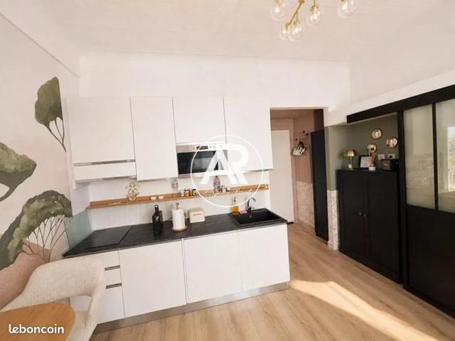 Studio 1 pièce 28 m²