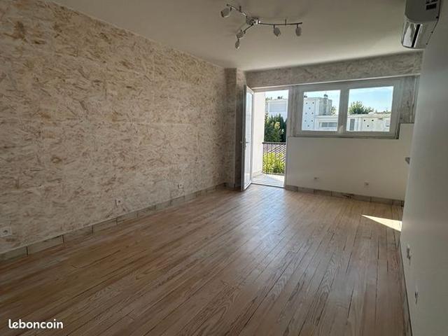 Studio 1 pièce 28 m²