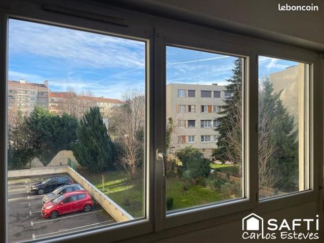 Studio 1 pièce 28 m²