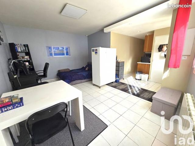 Studio 1 pièce 28 m²