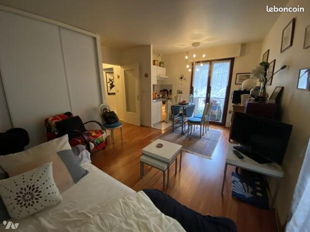 Studio 1 pièce 28 m²