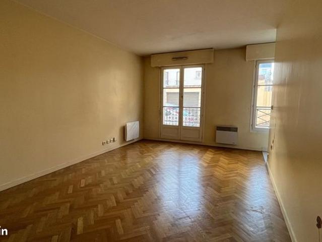 Studio 1 pièce 28 m²