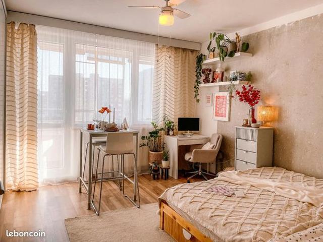 Studio 1 pièce 28 m²