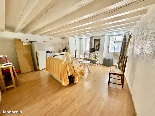 Studio 1 pièce 28 m²