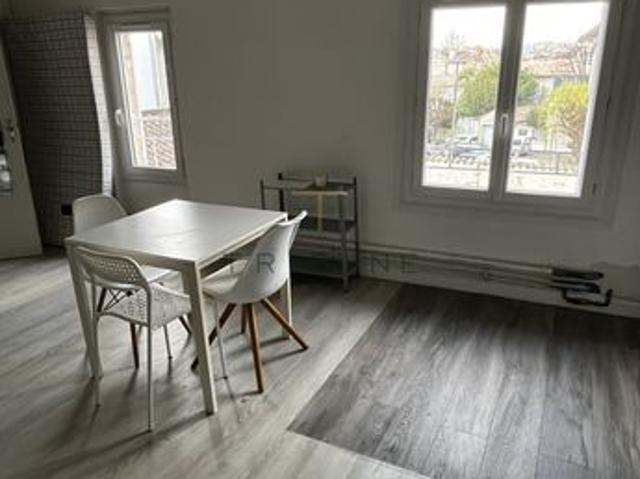 Studio 1 pièce 28 m²