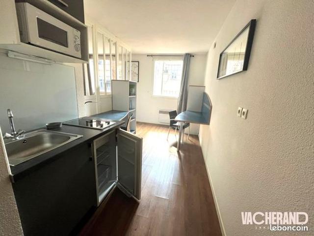 Studio 1 pièce 28 m²