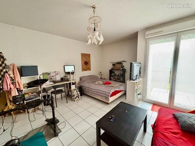 Studio 1 pièce 28 m²